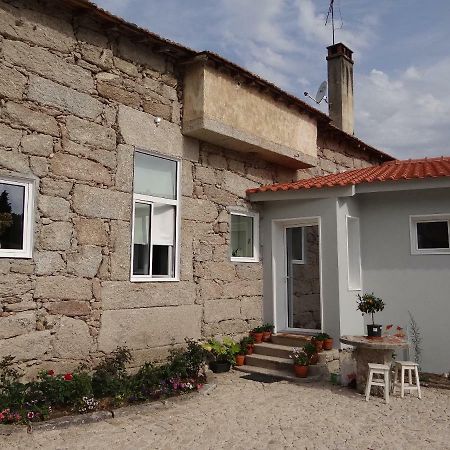 Gasthaus Museu Casa Aleixo Sernancelhe Exterior foto