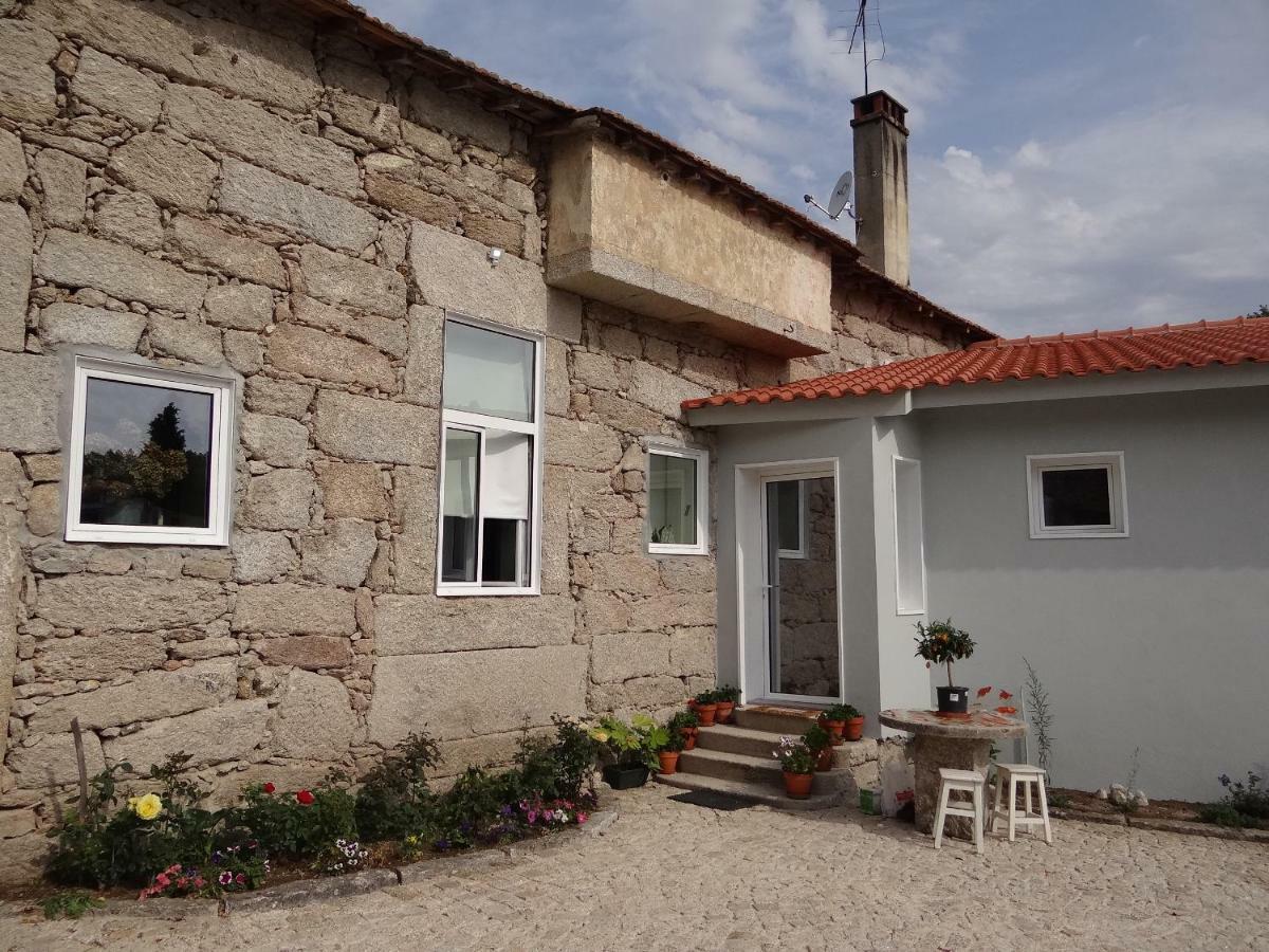 Gasthaus Museu Casa Aleixo Sernancelhe Exterior foto