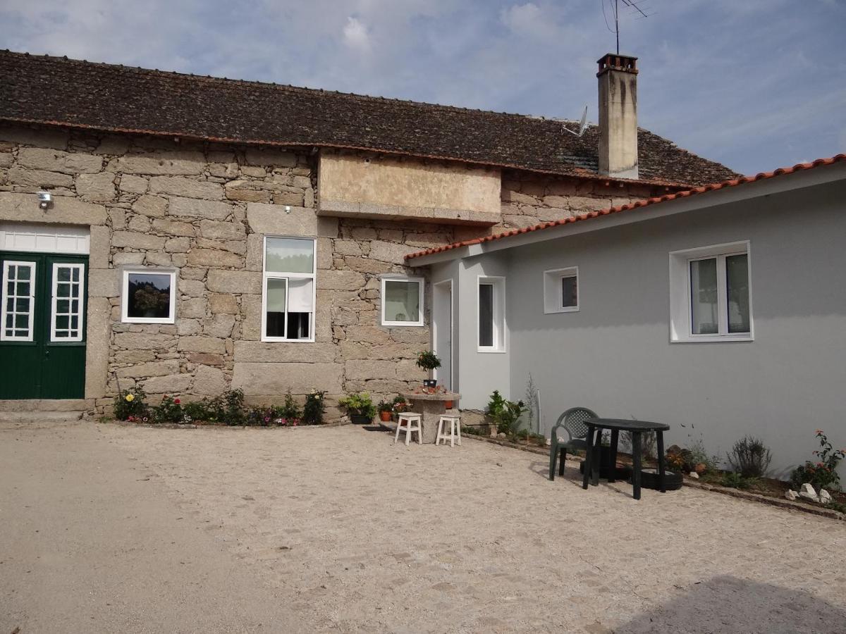 Gasthaus Museu Casa Aleixo Sernancelhe Exterior foto